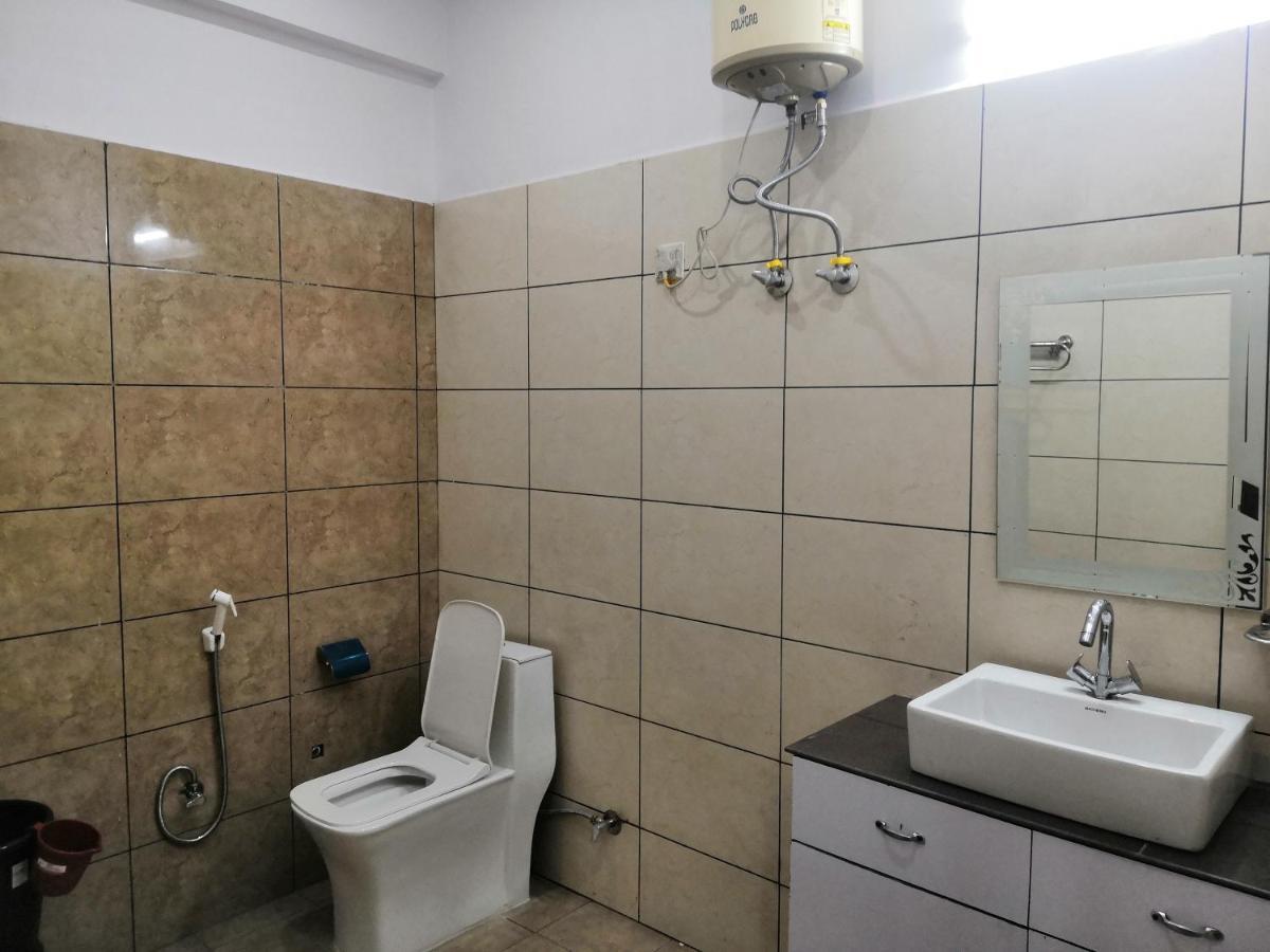 Arya Mansion Hotel Lansdowne Buitenkant foto