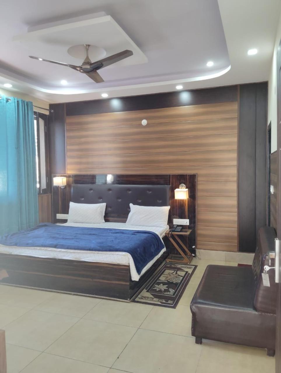 Arya Mansion Hotel Lansdowne Kamer foto